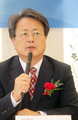최덕성 박사.jpg