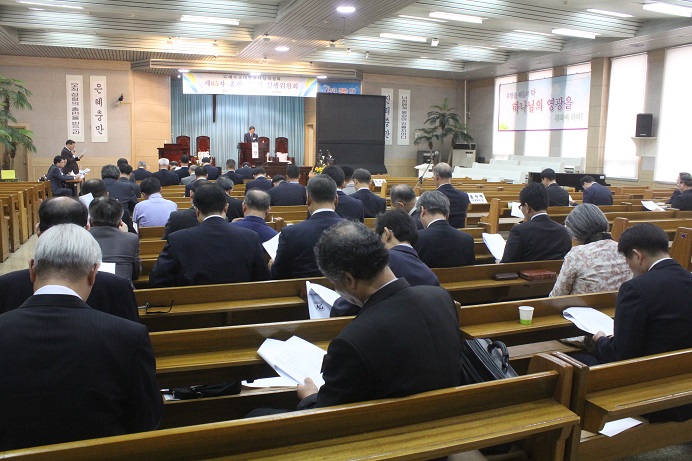 65-3차 실행위 예배광경.JPG